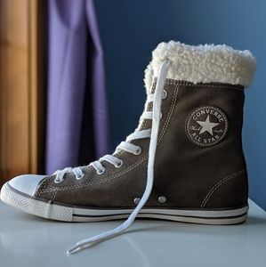 Grey Converse sherpa sneakers